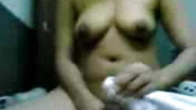 श्यामला ने नग्न शरीर के साथ सेक्स वीडियो में सेक्सी पिक्चर मूवी मालिश की