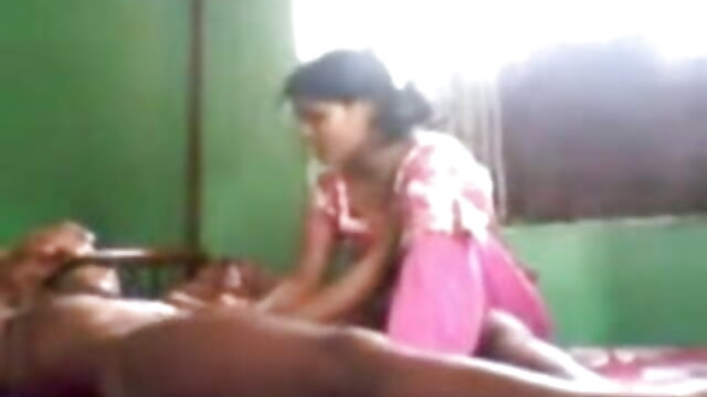 शिक्षक ने अपने छात्र को उसके अंगों को बांधकर और उसकी गुदा को चाटकर सजा हिंदी सेक्सी मूवी पिक्चर फिल्म दी
