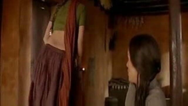 मंच पर एक हिंदी मूवी पिक्चर सेक्सी प्रतिभाशाली लड़की नशे में है