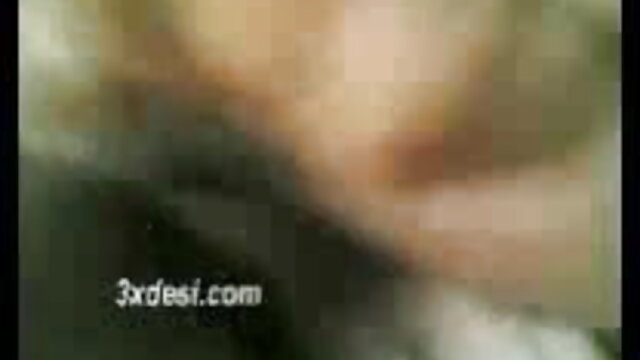 Unformal girl एक हिंदी मूवी सेक्सी पिक्चर वेबकैम के सामने गधे में स्ट्रैपआन के साथ खुद को चोदता है