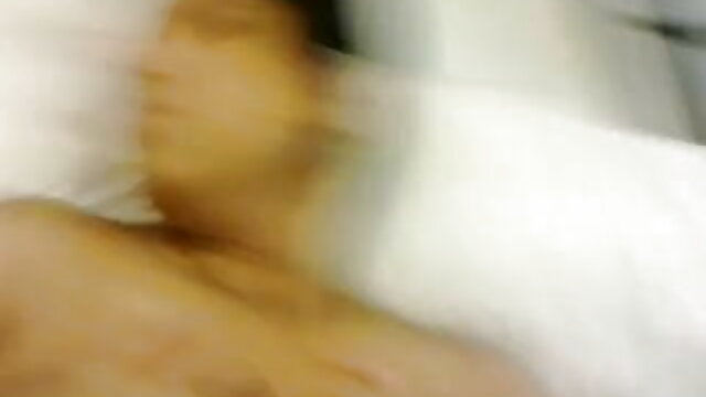 मोज़ा में गोरा उसके बिस्तर सेक्सी मूवी ब्लू पिक्चर पर मुश्किल गड़बड़ कर दिया